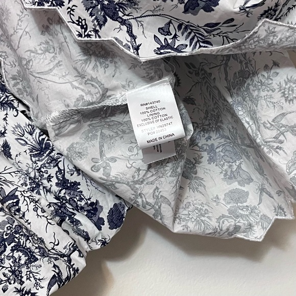 Hyacinth House • S • Puff Short Sleeve French Floral Ruffle Blouse Navy White - Picture 4 of 4